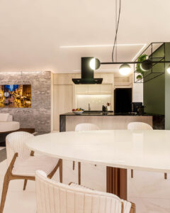 Sala Apê Refúgio Lerner, aconchegante e elegante- Letícia Beraldo Arquitetura e Interiores | Neuroarquitetura, Bem-estar e Saúde