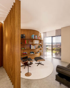 Sala Apê Refúgio Lerner, aconchegante e elegante- Letícia Beraldo Arquitetura e Interiores | Neuroarquitetura, Bem-estar e Saúde